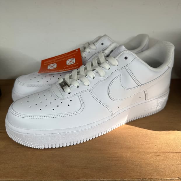나이키 에어포스 1 로우 ‘화이트’ 특가