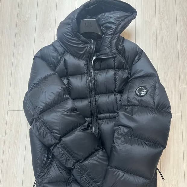 100, 50) CP 컴퍼니 DD쉘 (디디쉘) 패딩 후드 자켓 블랙