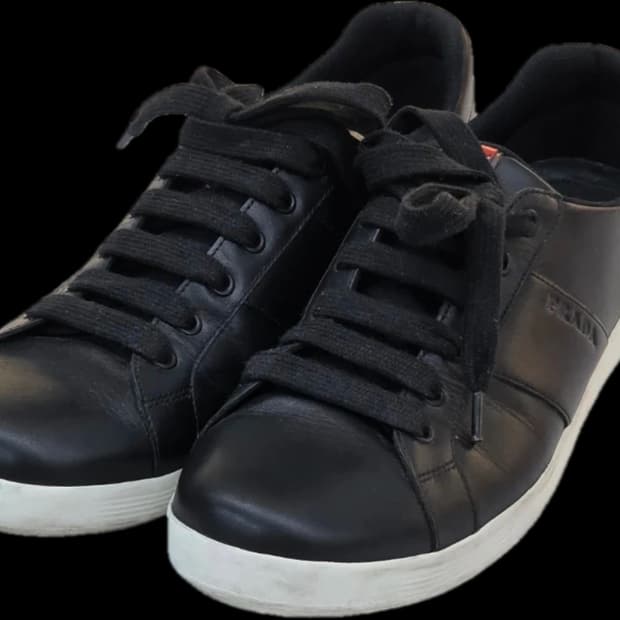 프라다 레더 스니커즈