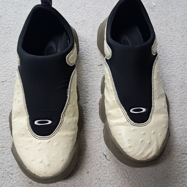 브레인 데드 x 오클리 팩토리 팀 오스트리치 플레시 아이보리