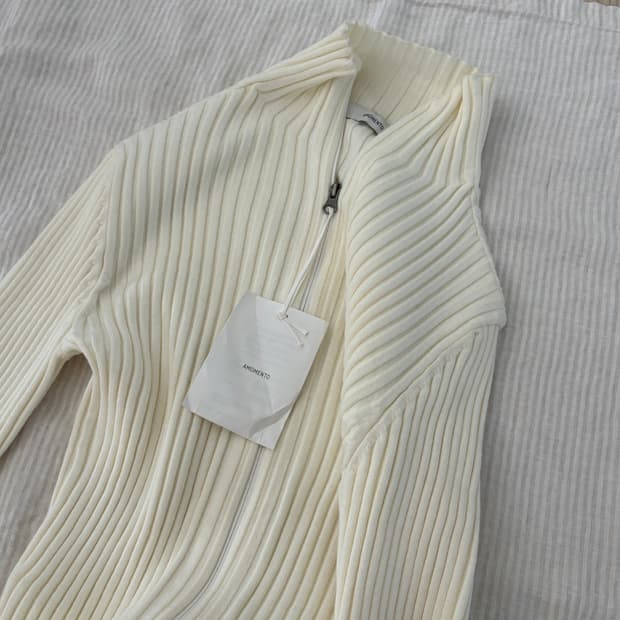  ▫️Amomento Lip Knit