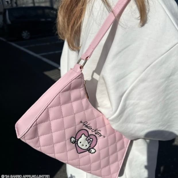 스핀스 스핀즈 SPINNS 헬로키티 호보백 퀼팅백 핑크 새상품
