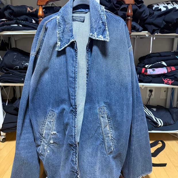 발렌시아가 워시드 데님 자켓