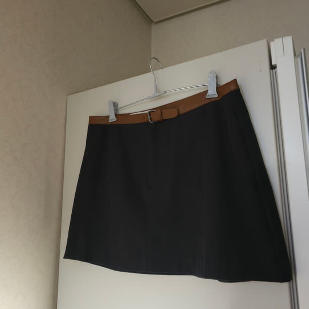 새상품)에잇세컨즈 벨트 미니스커트 L
