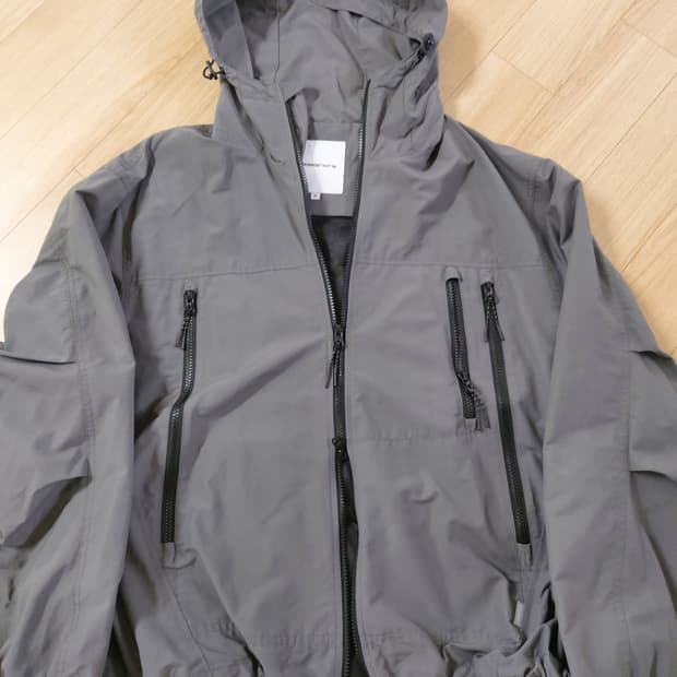 에스피오나지 Mountain Wind Parka Asphalt
