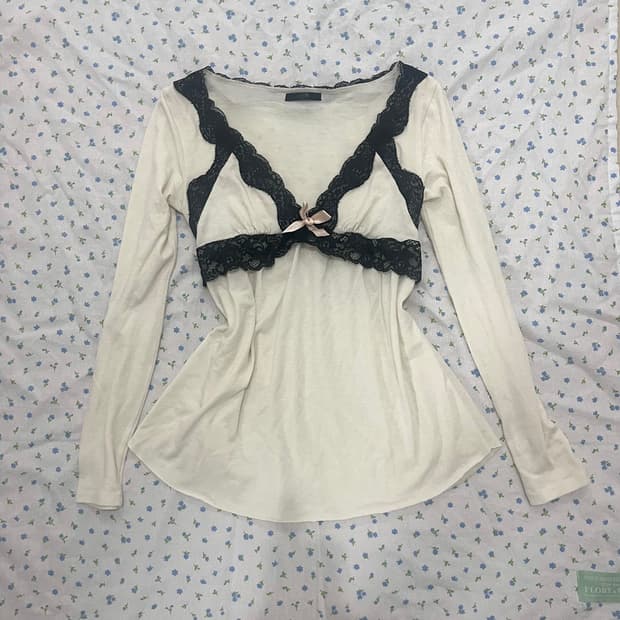 일브 히메갸루오네갸루 로걀탑 롱슬리브 빈티지 리즈리사엑시즈팜트랄라라