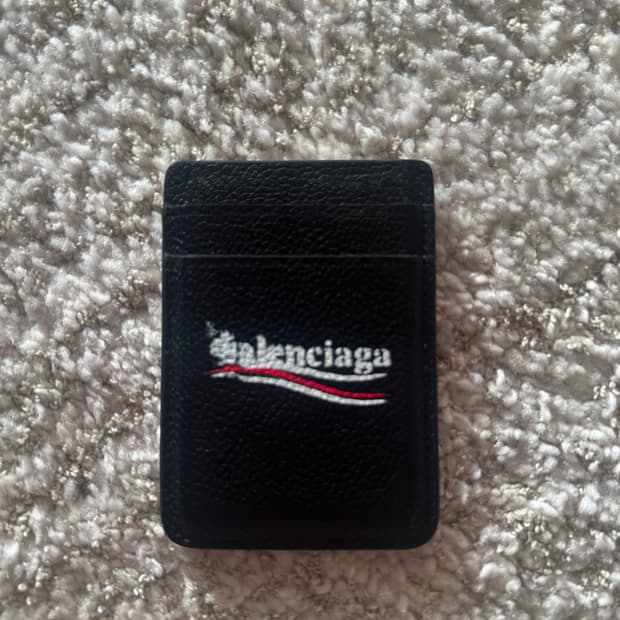 발렌시아가 웨이브로고 맥세이프 지갑