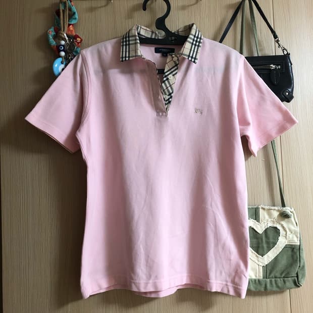 [Burberry] babypink polo shirt