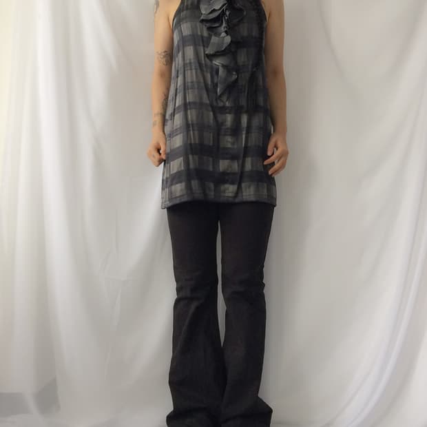 Ruffle point check pattern sleeveless