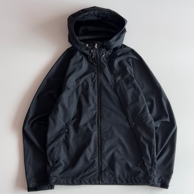 나이키 ACG 바람막이 M