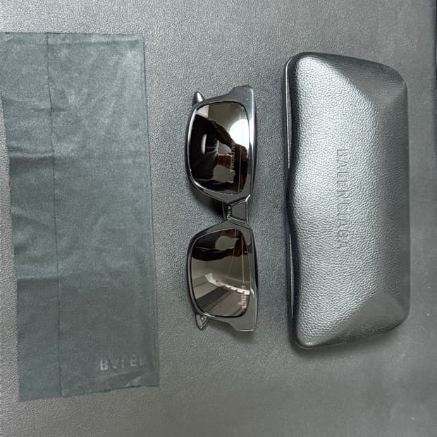 발렌시아가 선글라스