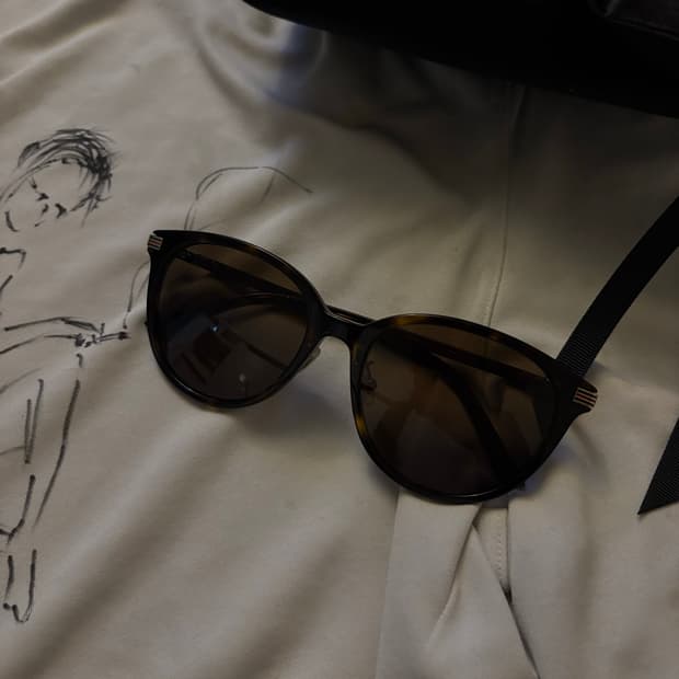 Gucci havana type sunglasses 구찌 선글라스