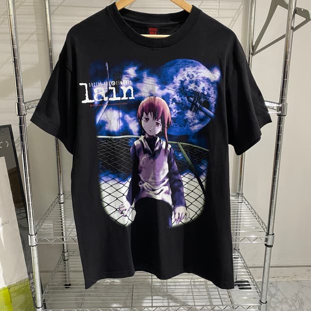 긱스룰 시리얼 익스페리먼츠 레인 오피셜 애니메이션 티셔츠