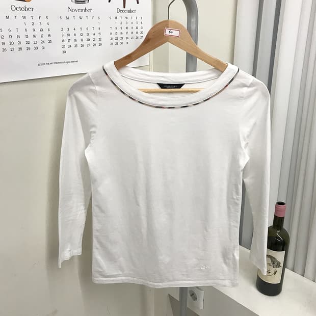 버버리 로고 노바체크넥 긴팔티