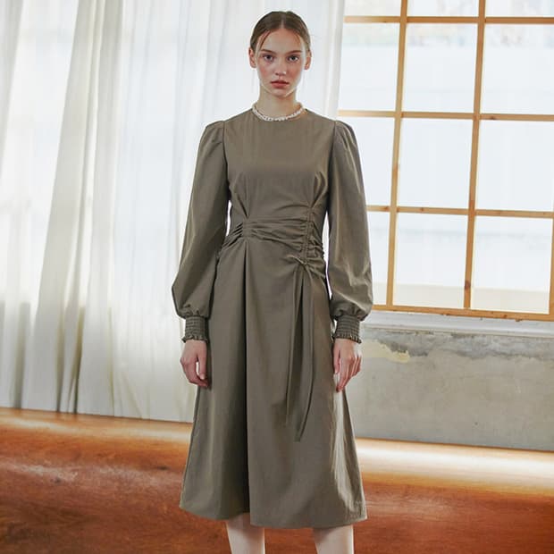 에트몽(ATMON) 핀턱 스트링 스모크 원피스 55