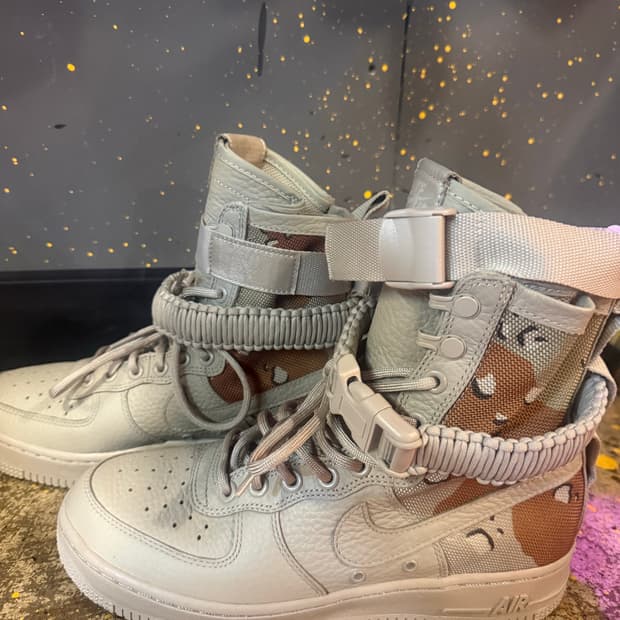 나이키 에어포스 하이 데저트카모 245