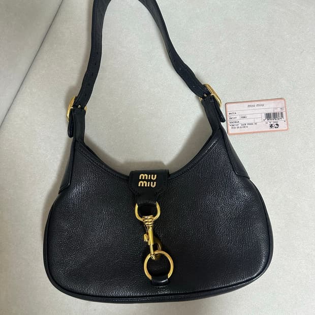 [SA 정품] 미우미우 버클 호보백 