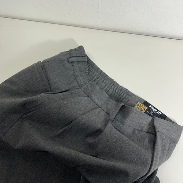 M 드로우핏 진그레이 와이드 테이퍼드핏 투턱 슬랙스