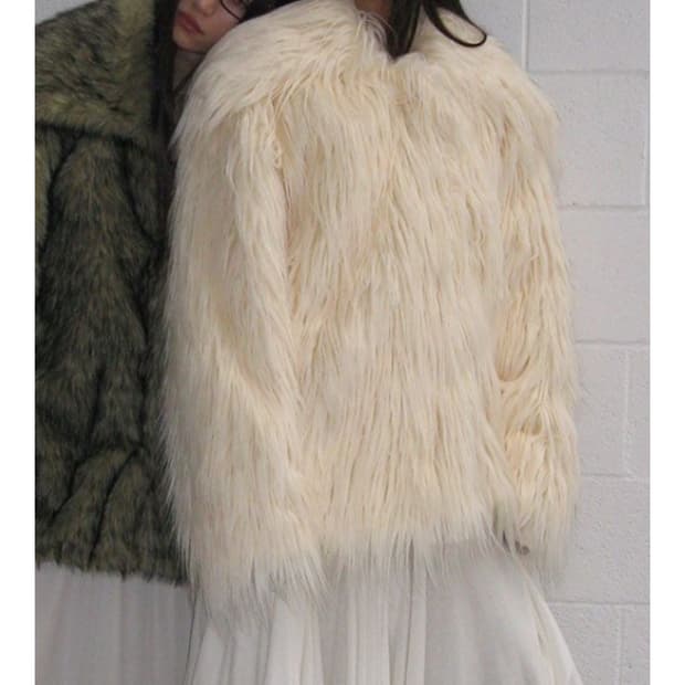 파르티멘토 우먼 와일드 카라 헤어리 퍼자켓 아이보리