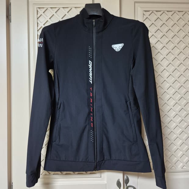 다이나핏 스톰프리즈 2.0 여성 트레이닝복