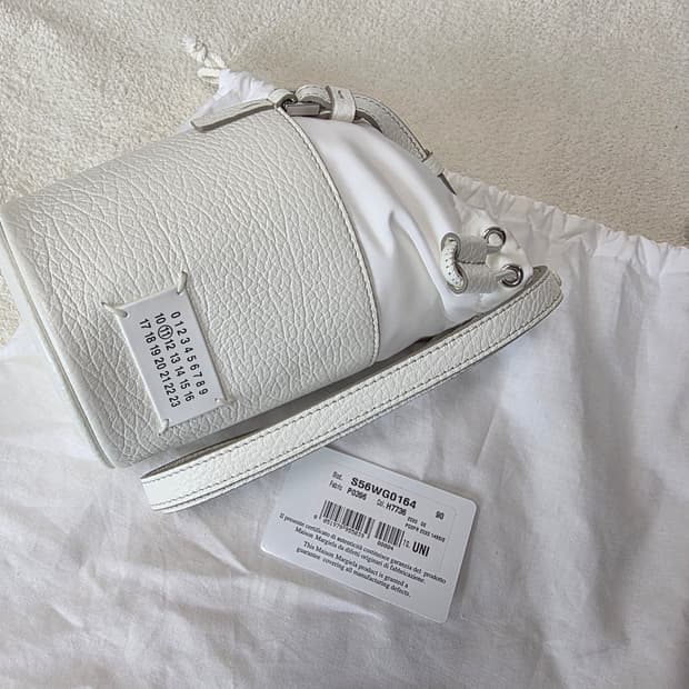 마르지엘라 미니 버킷백 화이트