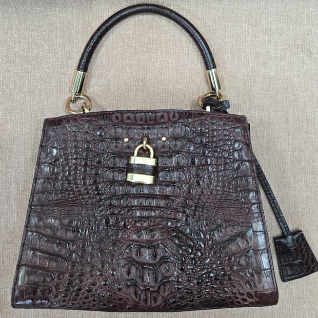 잘모이-브라운 악어가죽 토트백 자물쇠 장식