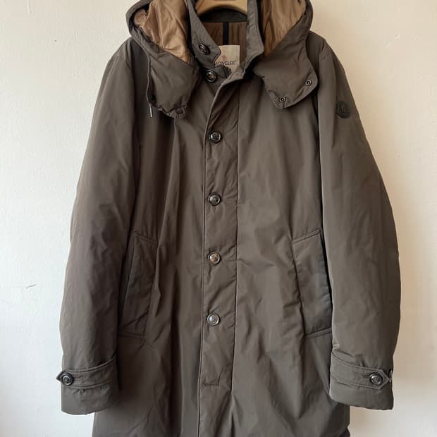 몽클레어 남성 카키 구스다운패딩 후드패딩점퍼