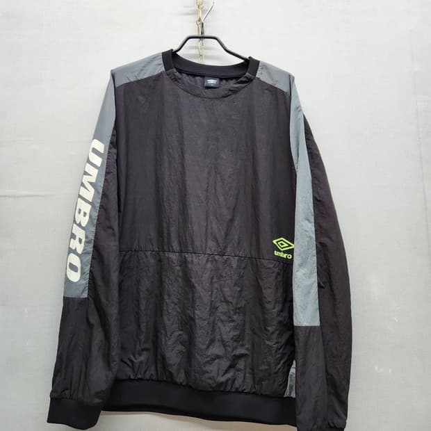 엄브로 로고/사이드레터링 바람막이 웜업 95(2XL)