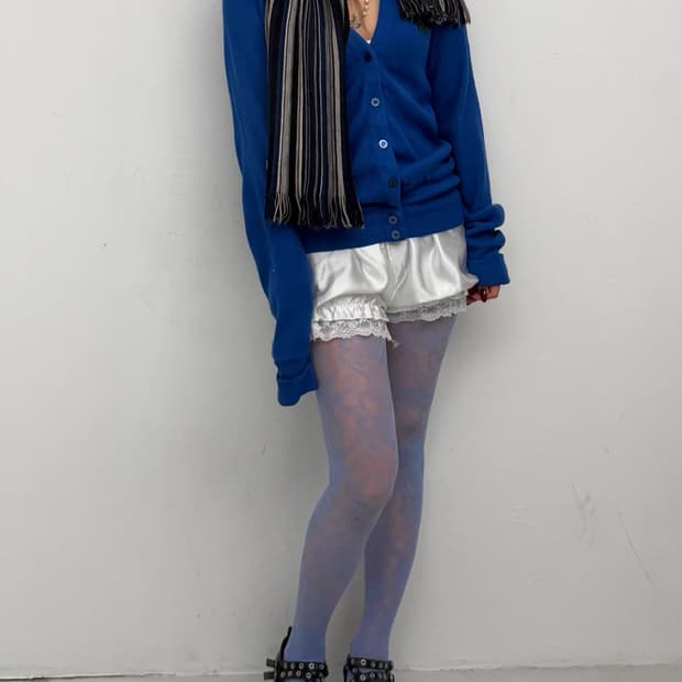 화이트 새틴 벌룬 숏팬츠