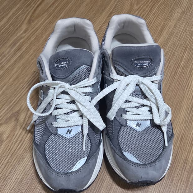 뉴발란스 2002r 프리미엄 빈티지 그레이