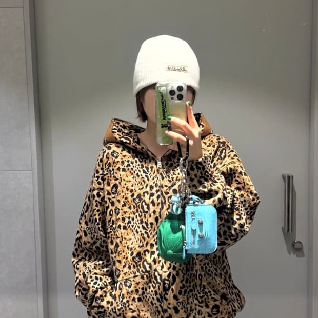 베이프 와일드 레오파드 패턴 샤크 릴렉스드 핏 풀 집 후드 베이지