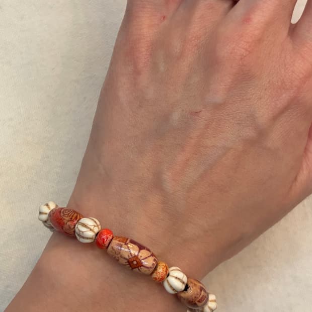 빈티지 패턴 비즈 팔찌 · 써지컬 고리 마감