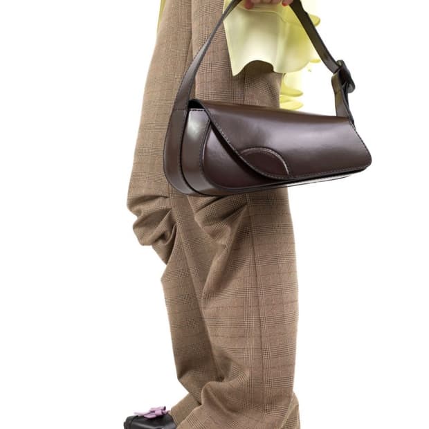 키코 코스타디노브 트리비아 백 브라운