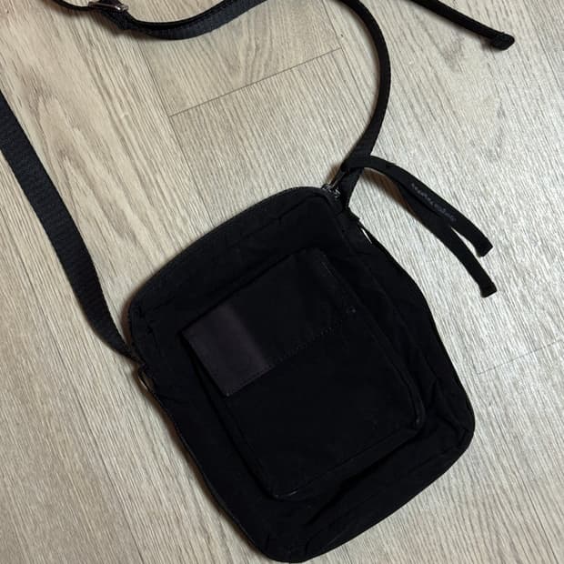 지용킴 선블리치드 크로스백 미니백