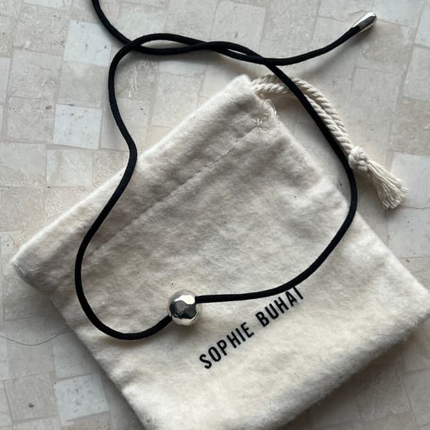 소피 부하이 sigrid choker