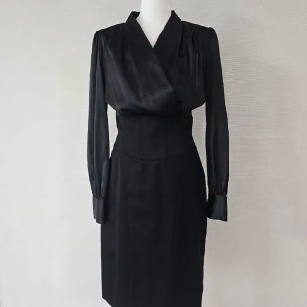 잇미샤 몸매강조 세련된 랩스타일 모직 원피스