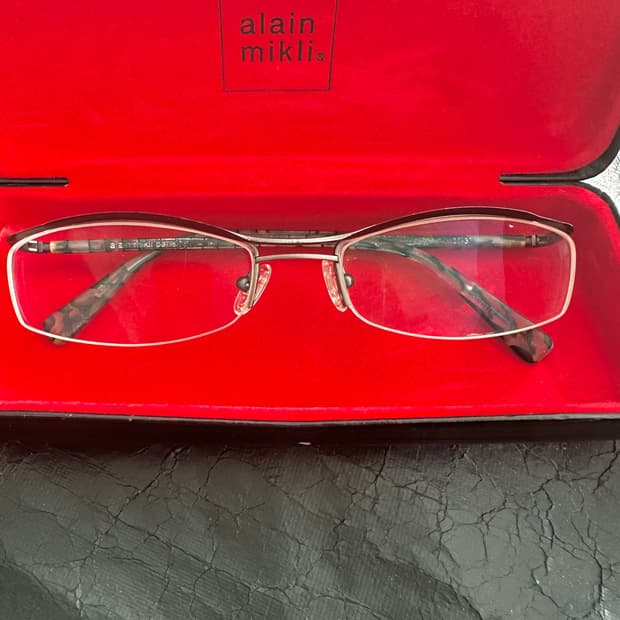 알랭 미끌리 긱시크 안경
