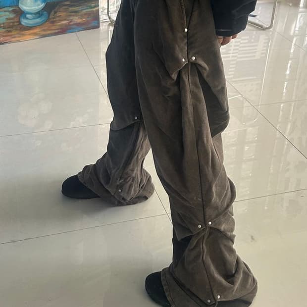 RANDOM TUCK SWEAT PANTS