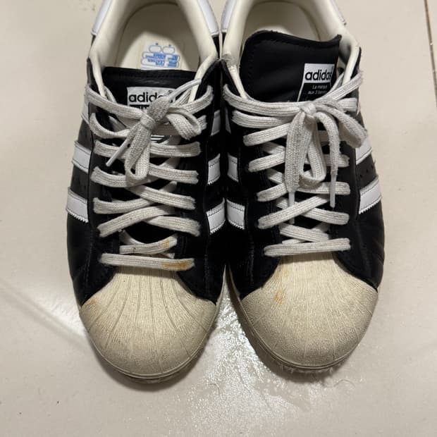 아디다스 슈퍼스타 82 코어 블랙 270