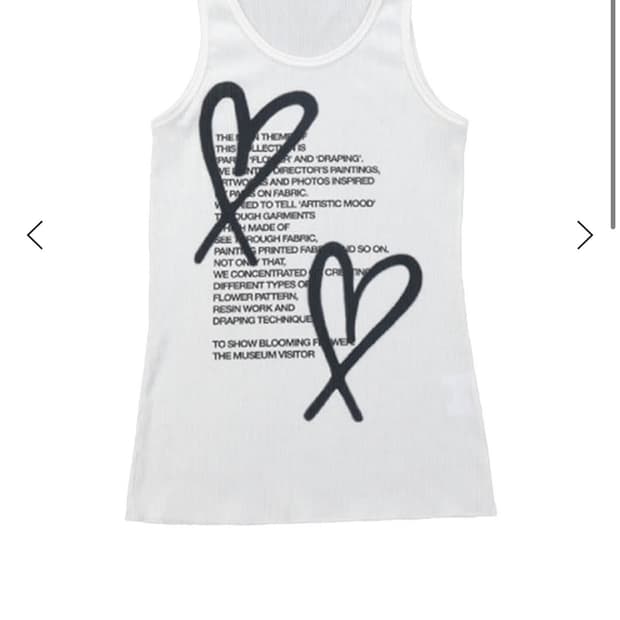 더뮤지엄비지터 HEART PRINTED SLEEVELESS