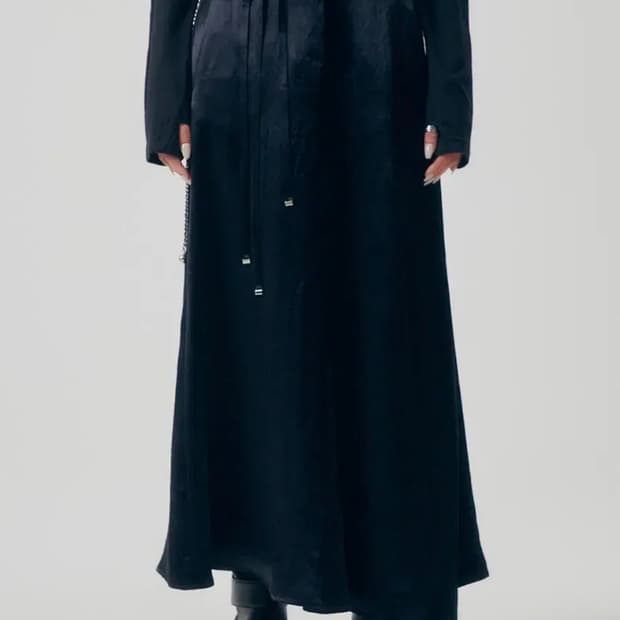 트리밍버드 소프트 드레이프 새틴 스커트 블랙 2사이즈