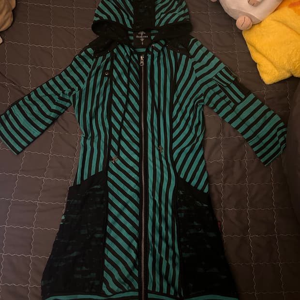 Ozzcroce 오즈온 스트라이프 후드집업 원피스