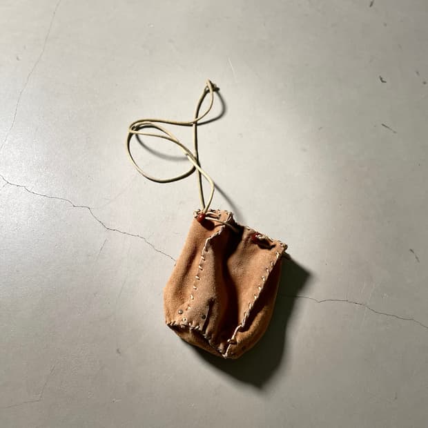 빈티지  Suede Drawstring Pouch