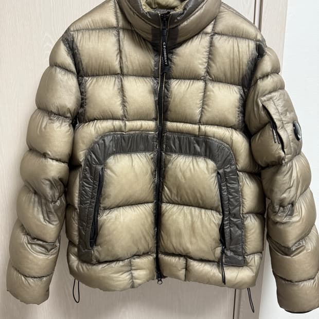 cp컴퍼니 dd쉘 패딩 24fw