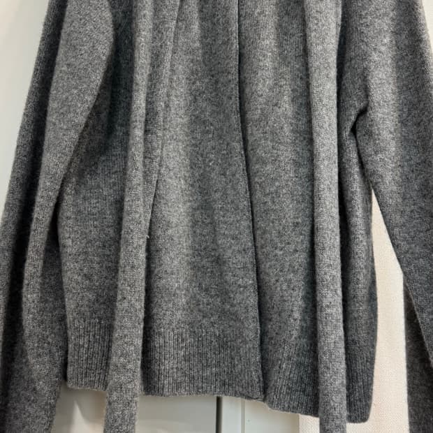 캐리에르 가디건 