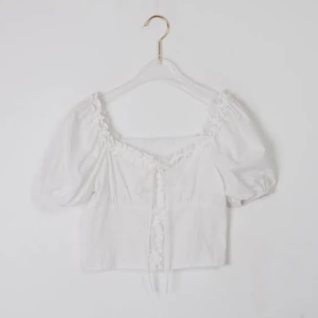 화이트 레이스 리본 크롭 블라우스