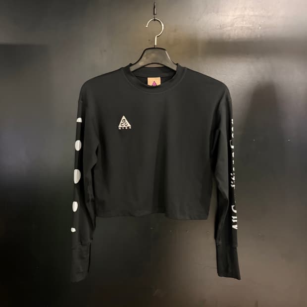 나이키 ACG 로고 크롭 롱슬리브