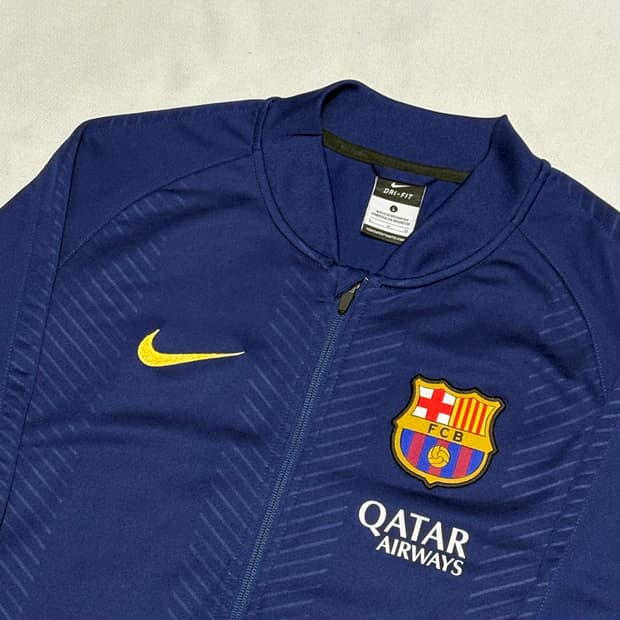 L 나이키 바르셀로나 트랙탑