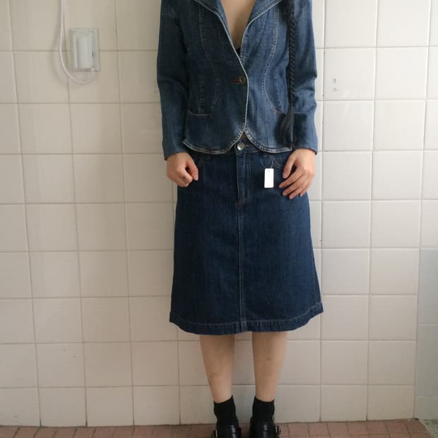 Line detai denim jacket