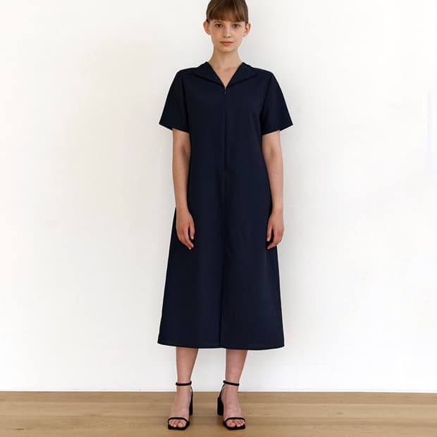 스프링크로커스(springcrocus) 네이비 카라 지퍼원피스 새상품